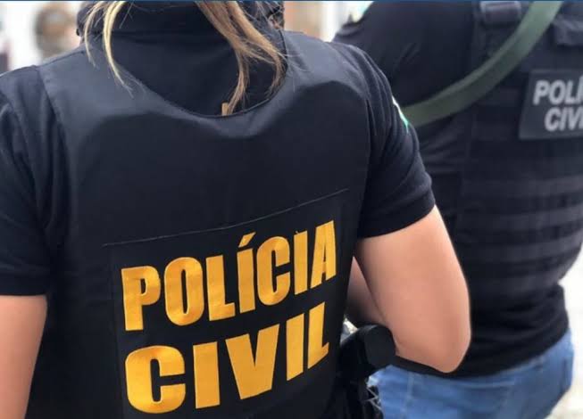 Policiais civis de Sergipe com identificação da instituição nos coletes